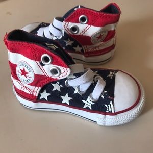 Toddler high top America converse.